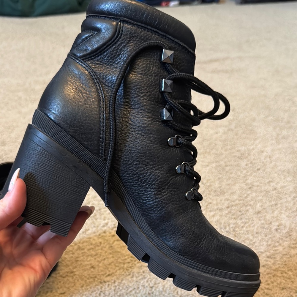 LAST CALL:  Black Leather Lace-Up Boots SZ 9 - Picture 5 of 11